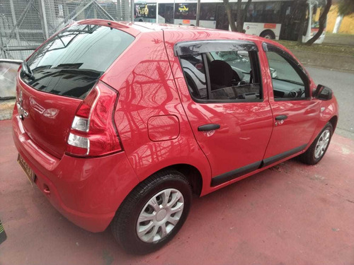 Renault - Sandero 1.0 Expression - 2012 - Troco - Financio
