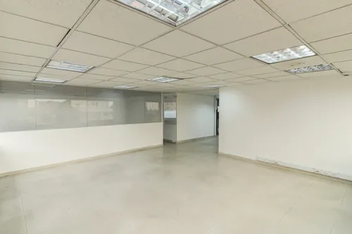 Oficina En Arriendo En Centro Internacional. Cod A1094006