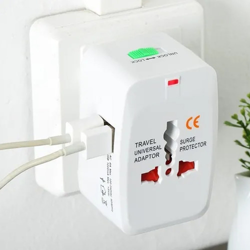 Imagen 2 de 8 de Adaptador Enchufe Universal Viajero Viaje +2 Usb 110v 220v