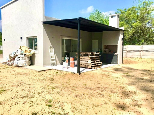 Imagen 2 de 15 de Venta Casa B° C° La Cañada - Los Arces - A Estrenar!!