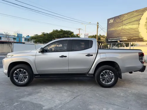 Mitsubishi L200 2.4 Cd Limited 4X4 At