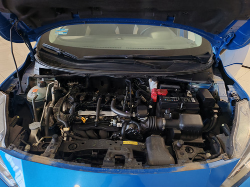Nissan Versa 1.6 Advance Mt