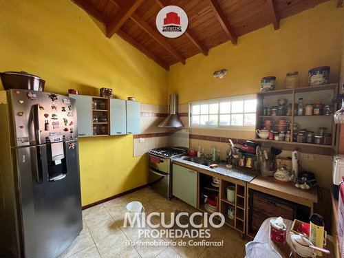 Local Con Depósito Y Departamento En Venta, Gelves 283, Belén De Escobar