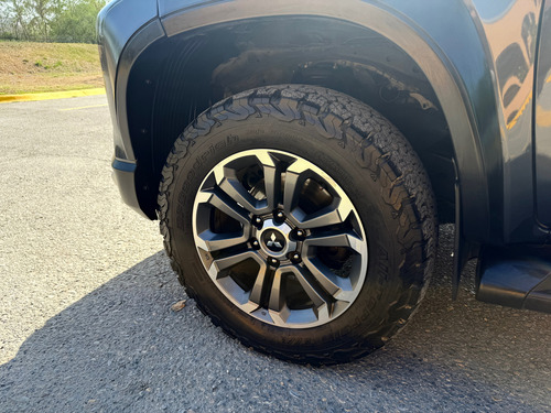 Mitsubishi L200 2.4 Cd Gls 4X4 At