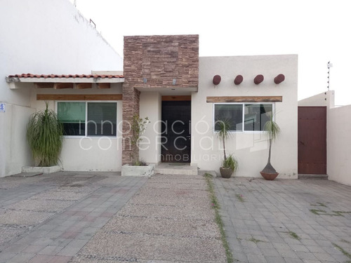 Casa En Venta En Cumbres Del Lago, De Una Planta