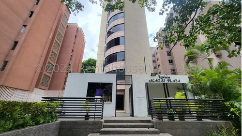 Bello Apartamento Vip Con Sala De Cine En La Florida. Mls # 24-23951 Lp