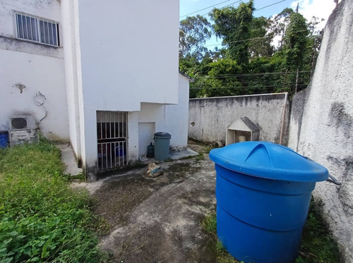 Casa Alquiler En El Hatillo, 630 M2 De Terreno, 250 M2 Const