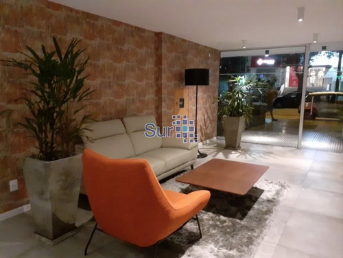 Apartamento Amueblado En Punta Carretas- Ref: 212