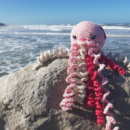 Imagen 2 de 3 de Antonia Medusa Amigurumi - Muñeco De Apego Terapeutico