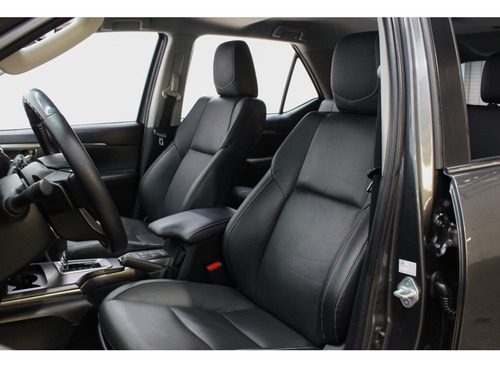 Toyota Hilux SW4 2.8 D-4D TURBO DIESEL SRX 7L 4X4 AUTOMÁTICO