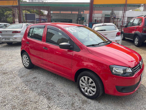 Imagem 4 de 11 de Volkswagen Fox 2013 1.0 Vht Total Flex 5p