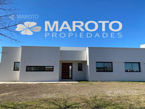 Casa En Venta   En Barrio El Canton Golf - Maroto Propiedades