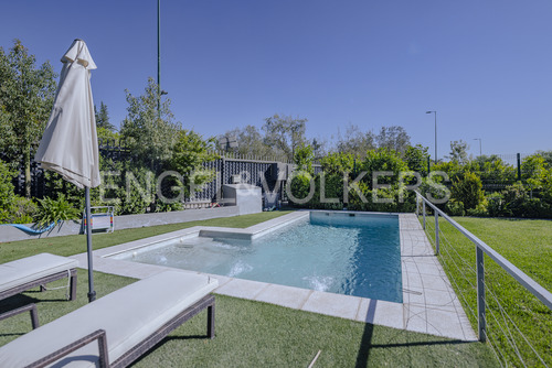 Mediterránea En Condominio Con Seguridad
