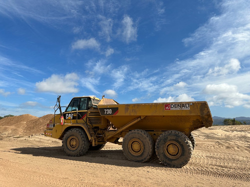 Camión Articulado Caterpillar 730