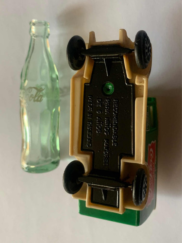 3 Carritos Escala 1.64 Y Mini Botella Coca Cola De Los 80's (Usado)