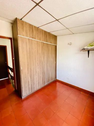 Vendo Casa Unifamiliar De Dos Pisos Barrio Los Alamos