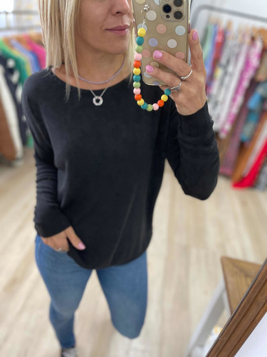 Imagen 2 de 10 de Sweaters De Hilo Colores Mujer The Big Shop