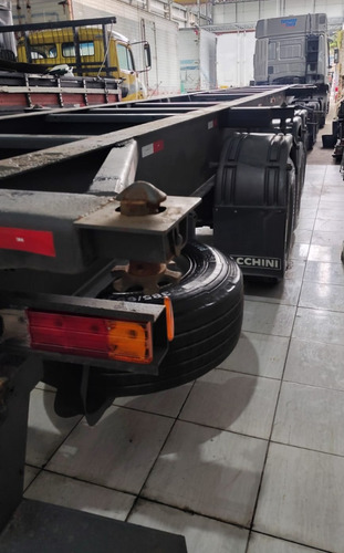 Carreta Bug 40 Com 8 Locks Ano 2005 Com Pneus Single