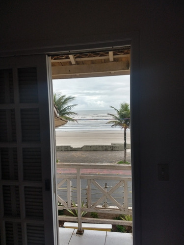 Imagem 7 de 14 de Casa Frente Pro Mar 3 Dorm 1 Suite Cond. Fechado $350.000,00