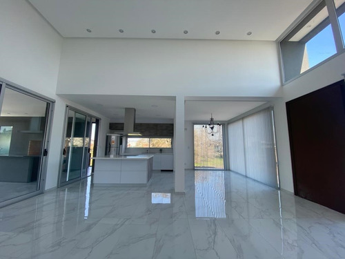 Imagen 3 de 24 de Casa En Alquiler Ubicado En San Vicente, G.b.a. Zona Sur