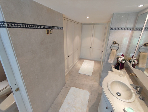 Imagen 13 de 19 de Venta De Pent House Duplex En Los Palos Grandes