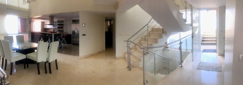 Se Vende Hermosa Villa-300m²-5h+4.5b+5p+1m-urb.cerrada-loma Linda-eg