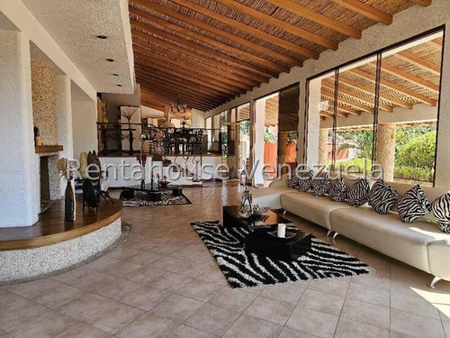 Vendo Casa En Urbanización El Castaño, Código 25-6576 Cm Leer Descripción