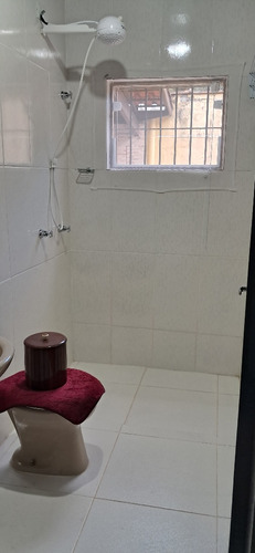 Casa Com 2 Quartos, 2 Banheiros, 2 Vagas Na Garagem