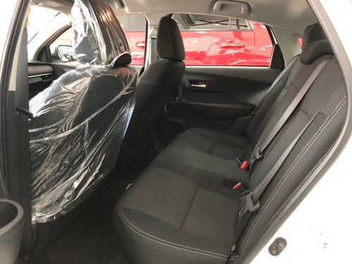 Imagen 11 de 12 de Toyota Yaris E