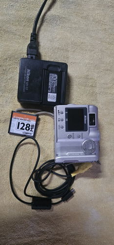 Camara Digital Nikon E775 Gris