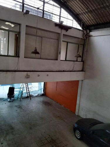 Local De 498m2. 4 Oficinas. 5 Baños.-