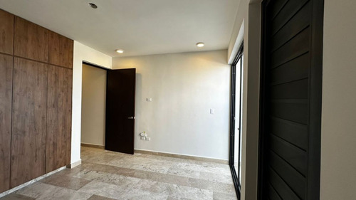 Departamento-estudio En Complejo Vertical, Zona Norte Premium, Mérida. Venta