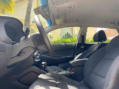 Imagen 12 de 19 de Hyundai Tucson 2.0 Gl Premium At 2018