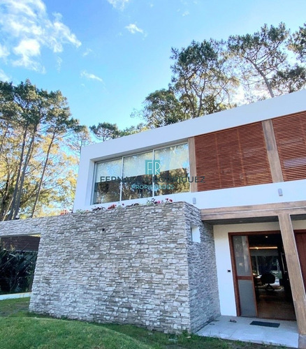 Casa 4 Dormitorios Nueva Con Piscina!- Ref: 154
