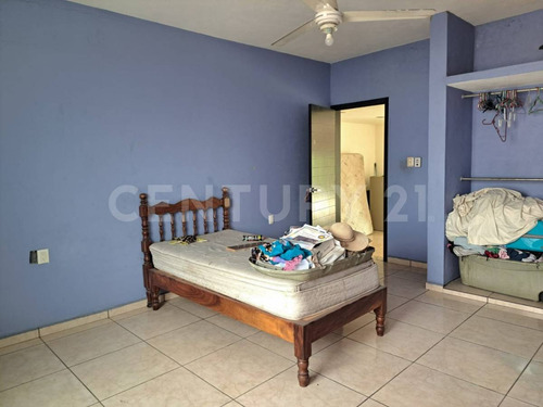 Se Vende Casa En Col. Juan Jose Rios Ii En Villa De Alvarez, Colima