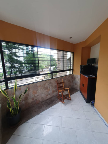Lorena Inojosa Vende Apartemento En Valles De Camoruco.
