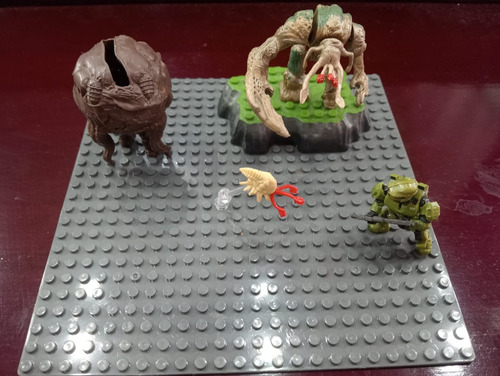 Mega Construx Halo Flood Tank Carrier Spora Y Master Chief (Usado)
