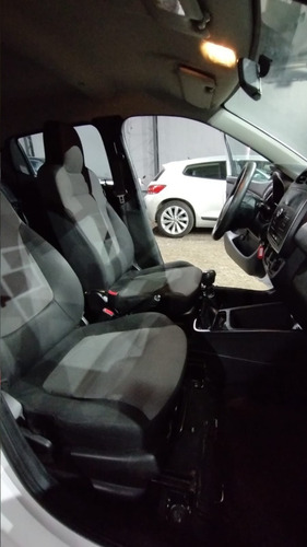 Imagen 16 de 16 de Renault Kwid 1.0 Life