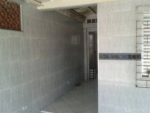 Imagem 5 de 8 de Casa Terrea Germinada 2 Dormitorios Bem Espaçosa 5x25, Com 2 Vagas Na Garagem, Próximo De Mercados, Padarias, Ponto De Onibus E Lotação, Escolas, E Feira Livre. - Hm2250