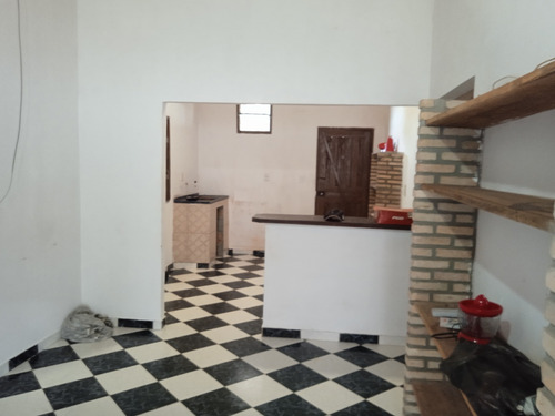 Casa Dois Quartos Amplos,sala Banheiro,cozinha,garagem Três