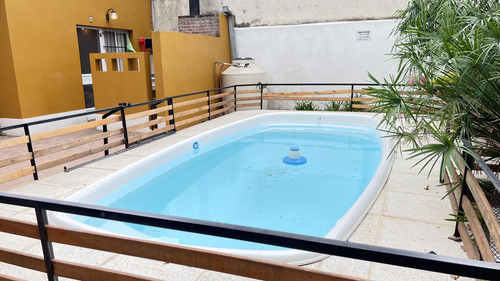 Complejo Turístico En Colón Con Piscina