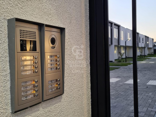 Condominio Terminado, Gran Conectividad Y Servicios A Metros