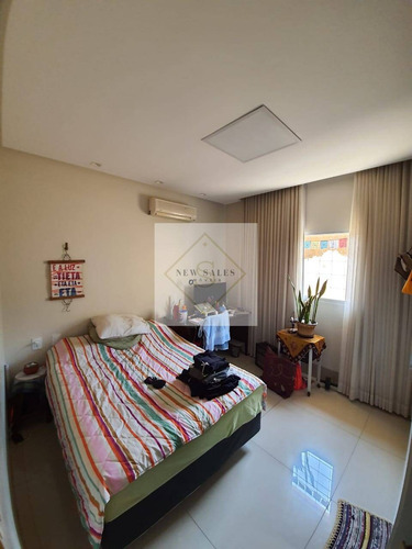 Imagem 5 de 8 de Excelente Casa Alto Padrão No Setor Dos Funcionários ! Oportunidade ! - 7575