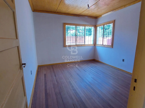Vende Casa Con Proyección Comercial