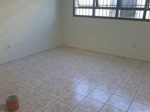 Imagem 11 de 12 de Bem Localizado E Reformado Proximo De Farmacias Bancos Restaurante E Praça - Hm1755
