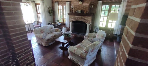Imagen 7 de 21 de Casa En Venta De 4 Dormitorios C/ Cochera En Centro