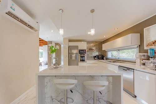 Imagen 3 de 30 de Venta/permuta - Casa 3 Dormitorios Con Jardín Y Pileta (santa Fe, Roldán)
