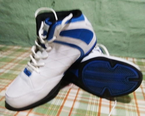 Imagen 3 de 6 de Botas De Basquetbol , Cuero Nuevas