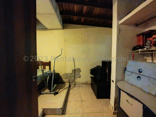 Casa En Venta En El Limon Maracay Aragua 24-15568 Irrr