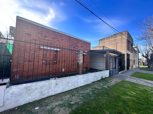 Casa 3 Dormitorios En Venta La Plata Con Cochera